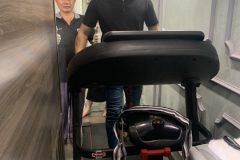 khach-mua-may-chay-bo-893-12